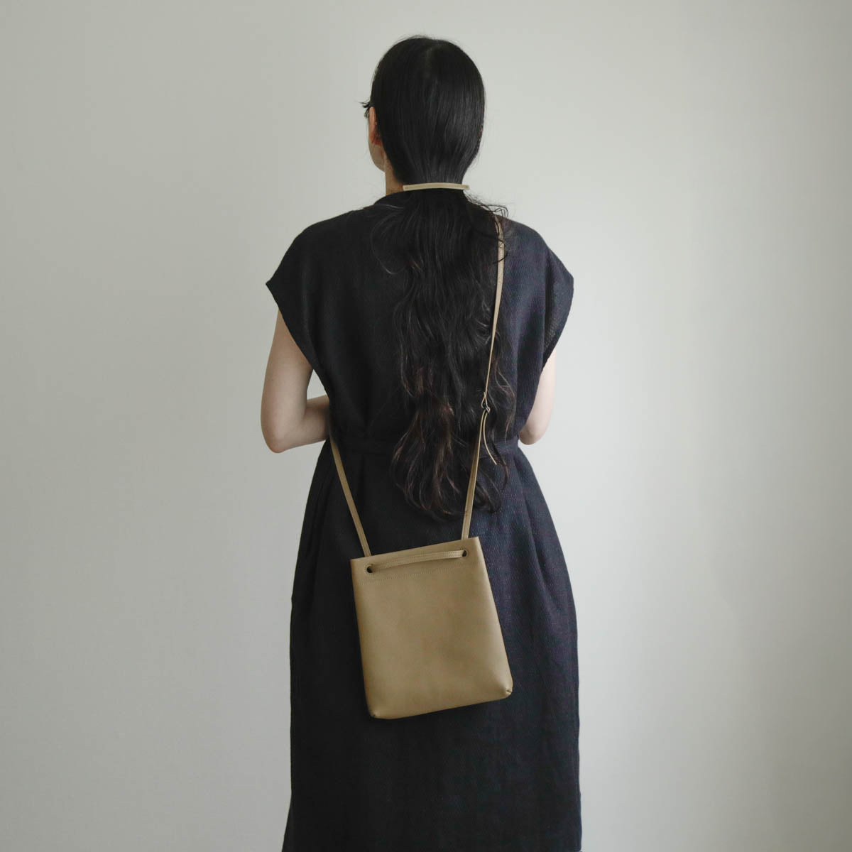STUDIO LA CAUSE／【受注商品】タテ型サコッシュ　BG 127 LN