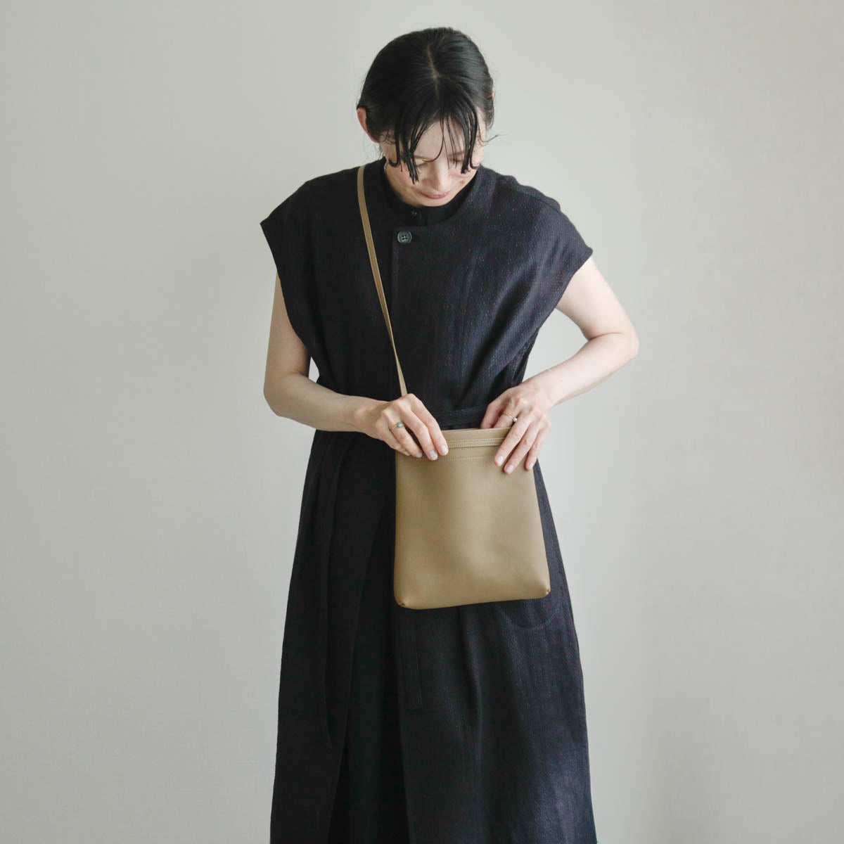 STUDIO LA CAUSE／【受注商品】タテ型サコッシュ　BG 127 LN