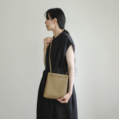 STUDIO LA CAUSE／【受注商品】タテ型サコッシュ　BG 127 LN