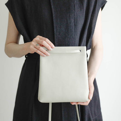 STUDIO LA CAUSE／【受注商品】タテ型サコッシュ　BG 127 LN