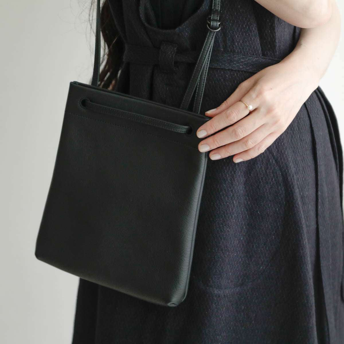 STUDIO LA CAUSE／【受注商品】タテ型サコッシュ　BG 127 LN