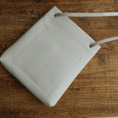 STUDIO LA CAUSE／【受注商品】タテ型サコッシュ　BG 127 LN