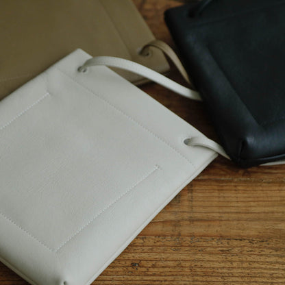 STUDIO LA CAUSE／【受注商品】タテ型サコッシュ　BG 127 LN