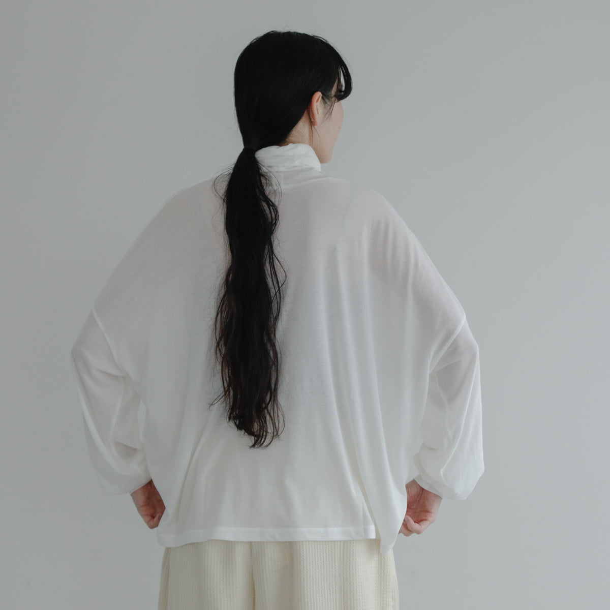 Shida／Turtle neck pullover