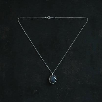 ［装身具LCF］ブラックオパールの首飾り