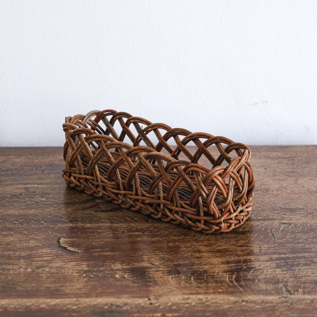 外国の陸橋を想起する、レトロなおしぼり入れ – Envelope