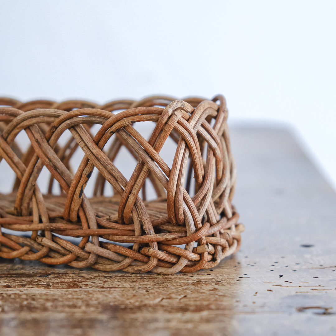 【山田】【民藝】あけび　小物入れ　中 外国の陸橋を想起する、レトロなおしぼり入れ – Envelope