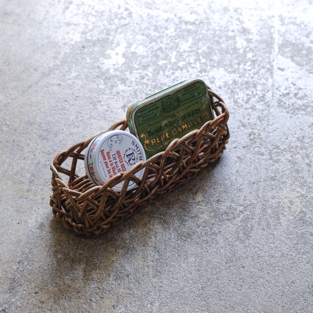 外国の陸橋を想起する、レトロなおしぼり入れ – Envelope