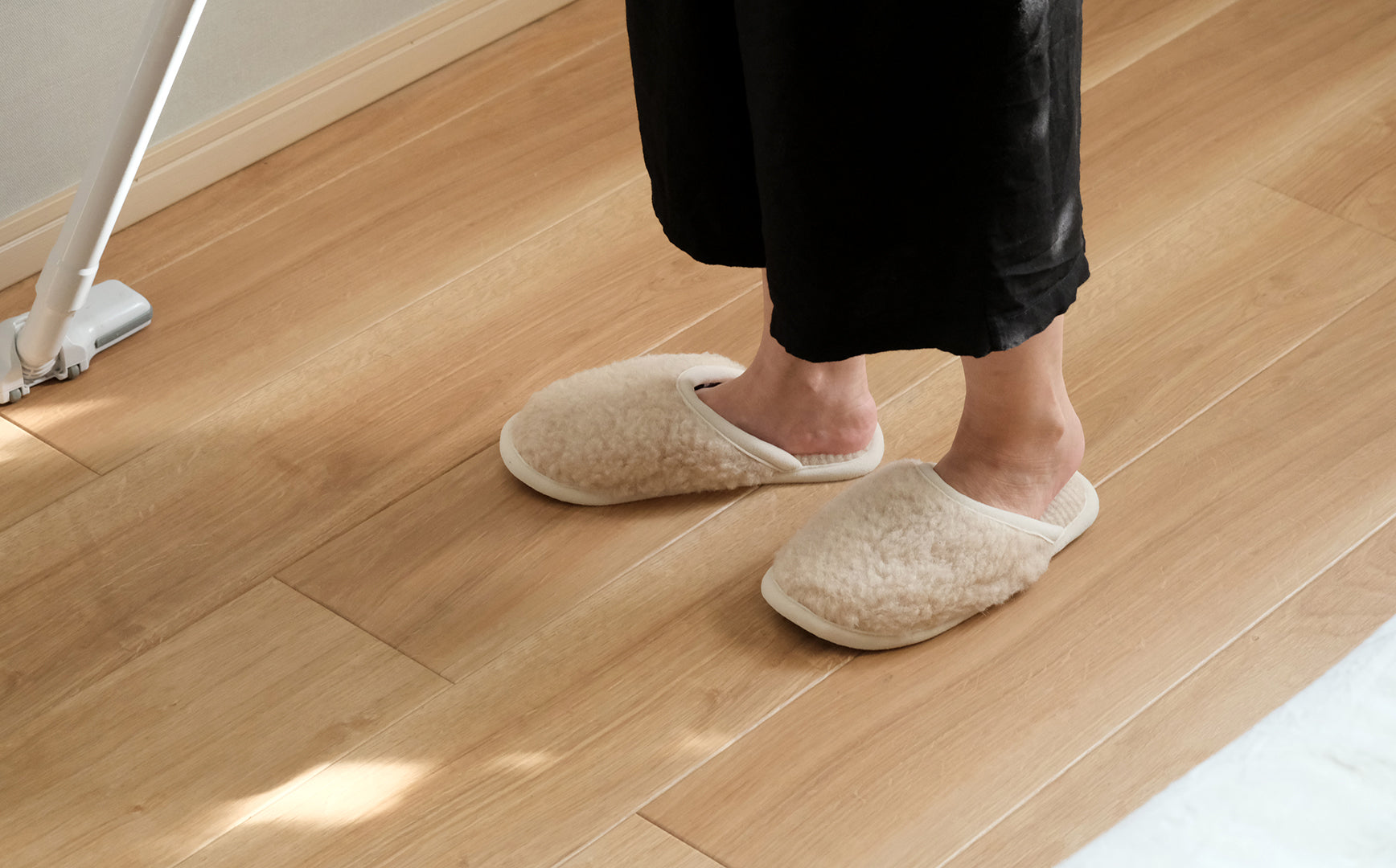 寒さ知らずのあたたかさ。メリノウール100％のスリッパ – Envelope