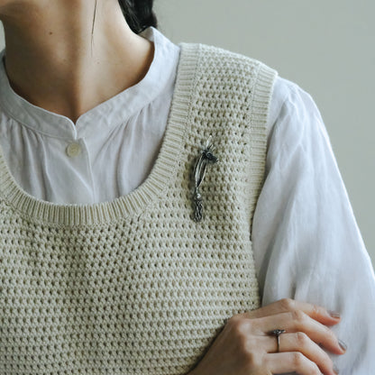 ［Furuhashi michiko］ペチコート水仙のブローチ