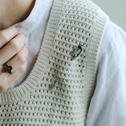 ［Furuhashi michiko］ヤドリギのクラバットピン