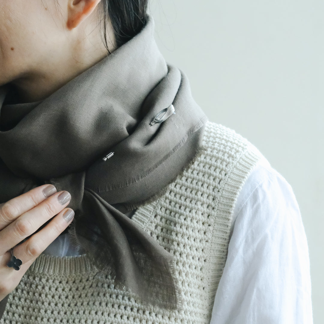 ［Furuhashi michiko］ヤドリギのクラバットピン