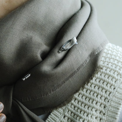 ［Furuhashi michiko］ヤドリギのクラバットピン