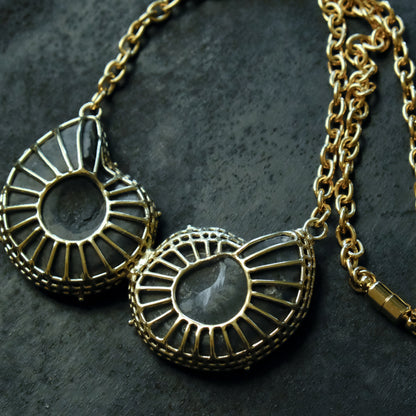 ［装身具LCF］真鍮と天然石のネックレス　二石