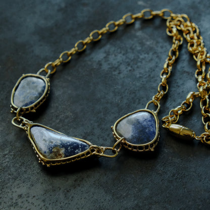 ［装身具LCF］真鍮と天然石のネックレス　三石