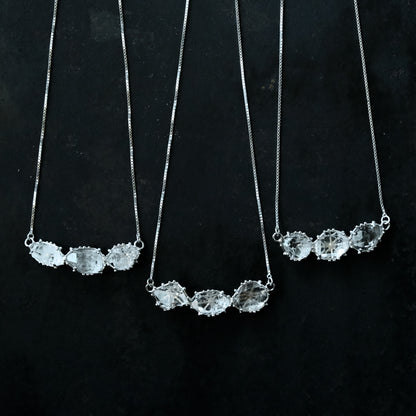 装身具LCF／原石水晶3石の首飾り