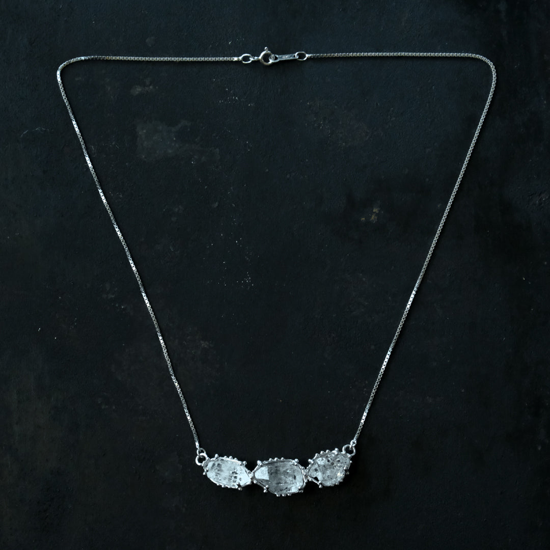 装身具LCF／原石水晶3石の首飾り