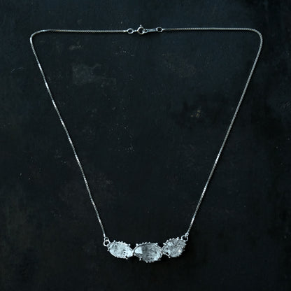 装身具LCF／原石水晶3石の首飾り