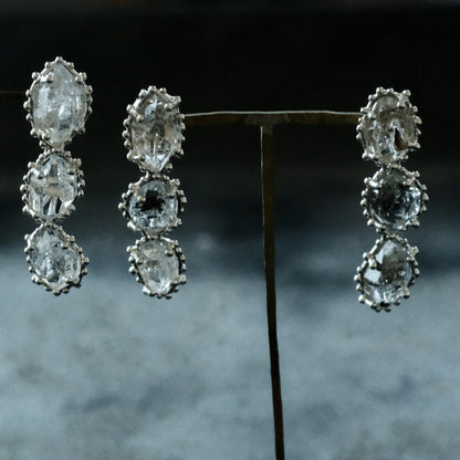 ［装身具LCF］原石水晶のピアス　三石