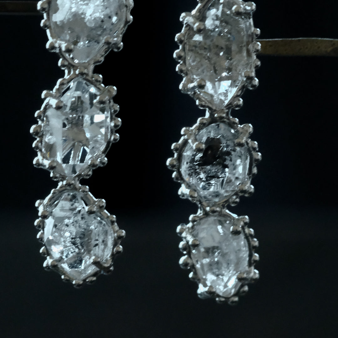 ［装身具LCF］原石水晶のピアス　三石