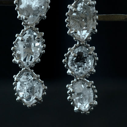 ［装身具LCF］原石水晶のピアス　三石