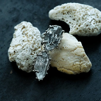 ［装身具LCF］原石水晶のピアス　二石