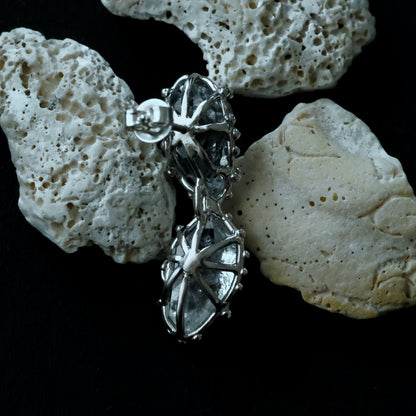 ［装身具LCF］原石水晶のピアス　二石