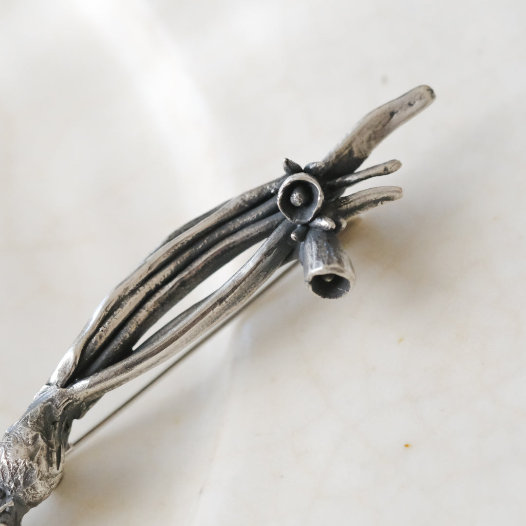 ［Furuhashi michiko］ペチコート水仙のブローチ