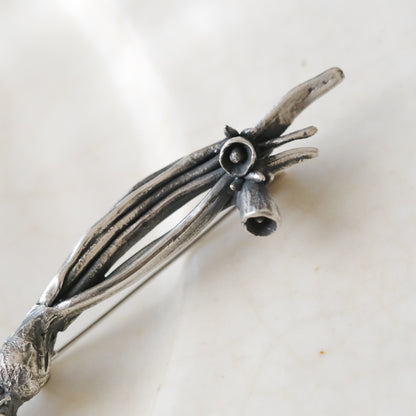 ［Furuhashi michiko］ペチコート水仙のブローチ