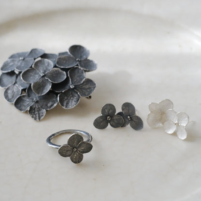 ［Furuhashi michiko］アナベルのブローチ