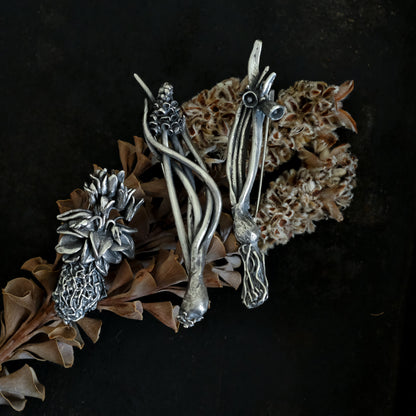 ［Furuhashi michiko］ペチコート水仙のブローチ