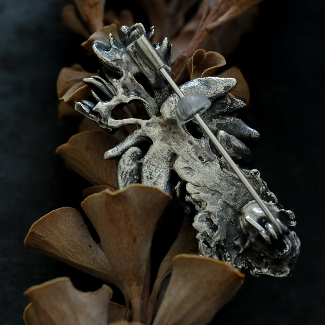 ［Furuhashi michiko］シクラメンの根付きのブローチ