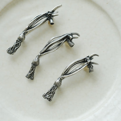 ［Furuhashi michiko］ペチコート水仙のブローチ