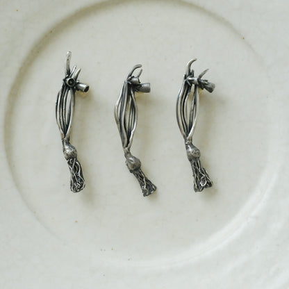 ［Furuhashi michiko］ペチコート水仙のブローチ