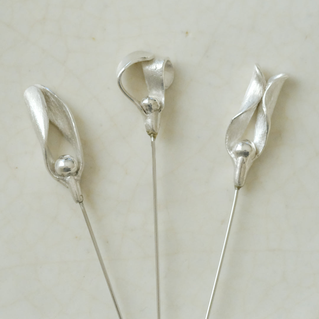 ［Furuhashi michiko］ヤドリギのクラバットピン