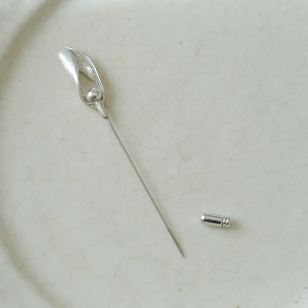 ［Furuhashi michiko］ヤドリギのクラバットピン