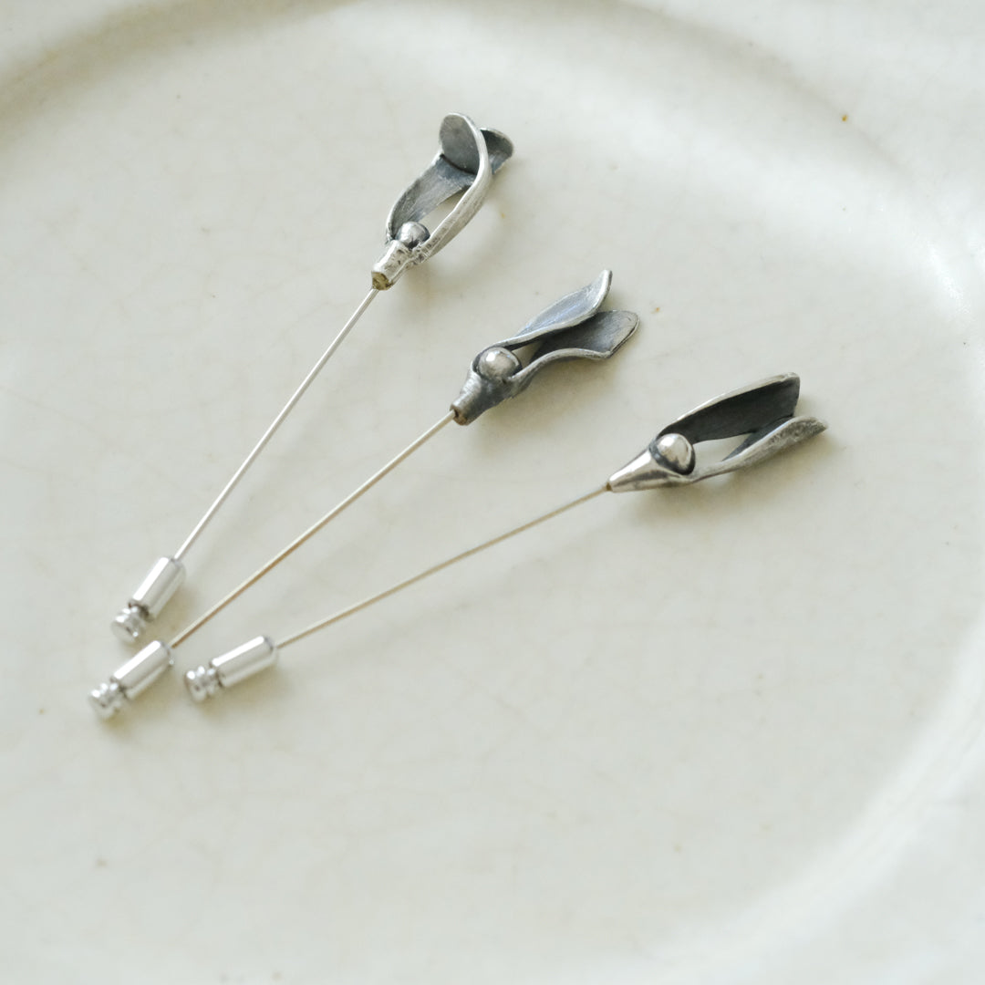 ［Furuhashi michiko］ヤドリギのクラバットピン