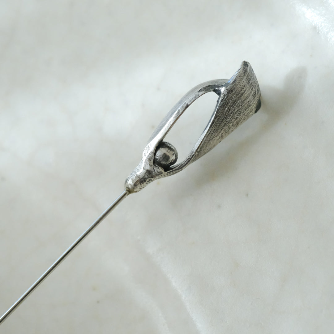 ［Furuhashi michiko］ヤドリギのクラバットピン