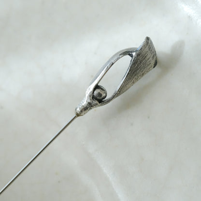 ［Furuhashi michiko］ヤドリギのクラバットピン