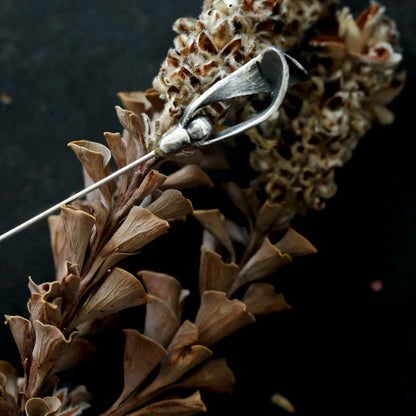 ［Furuhashi michiko］ヤドリギのクラバットピン