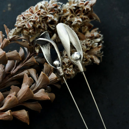 ［Furuhashi michiko］ヤドリギのクラバットピン