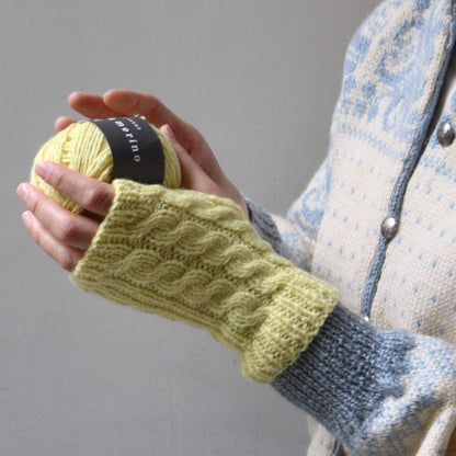 Beginner’s project series 5　交差編みのウォーマー キット