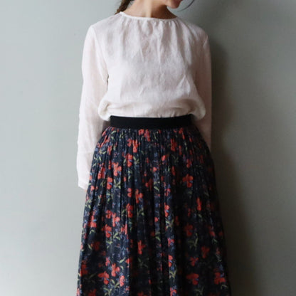 裾をインにしてすっきりと