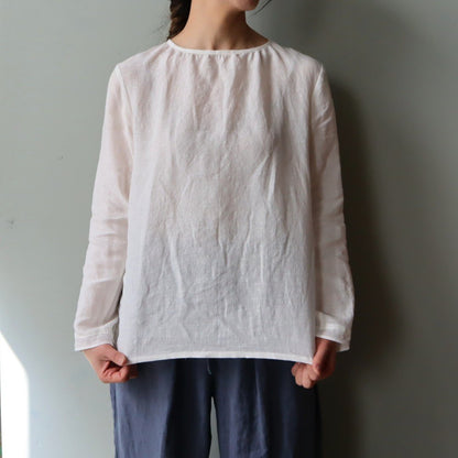 裾を出してきてもほどよいバランス