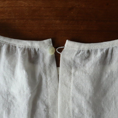 手縫い糸で糸ループをつくります