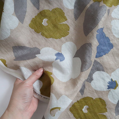 LIBERTY フランダースリネン「 ヴァーヴ・ポップ」 ベージュ