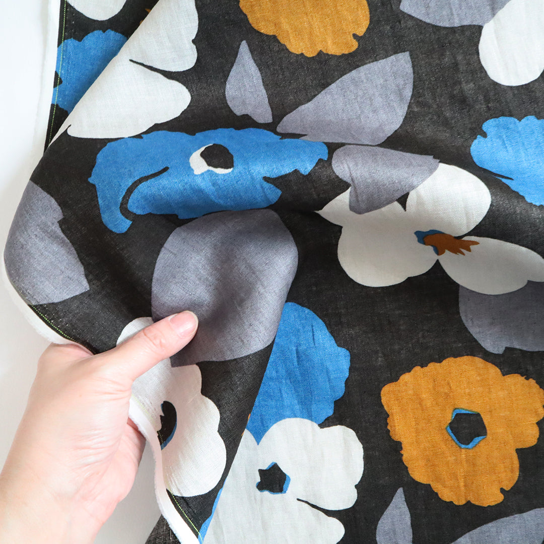 LIBERTY フランダースリネン「 ヴァーヴ・ポップ」 ブラック