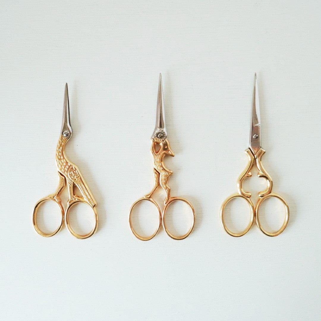 左からこうのとり、うさぎ、リエール