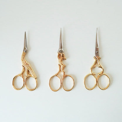 左からこうのとり、うさぎ、リエール