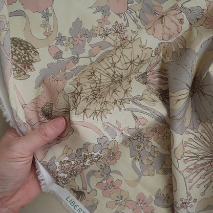 LIBERTY FABRICS「ムーンライト・ガーデン」イエロー